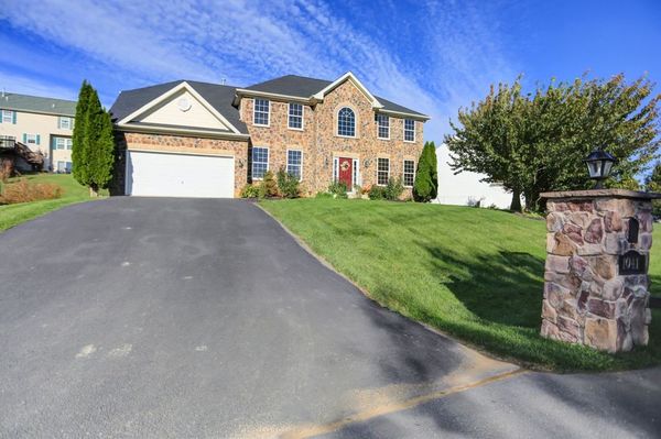 1041 Alandale Drive Chambersburg PA